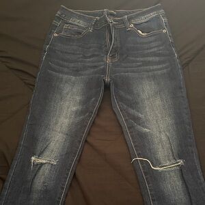 Stylish Dark Wash Skinny Jeans